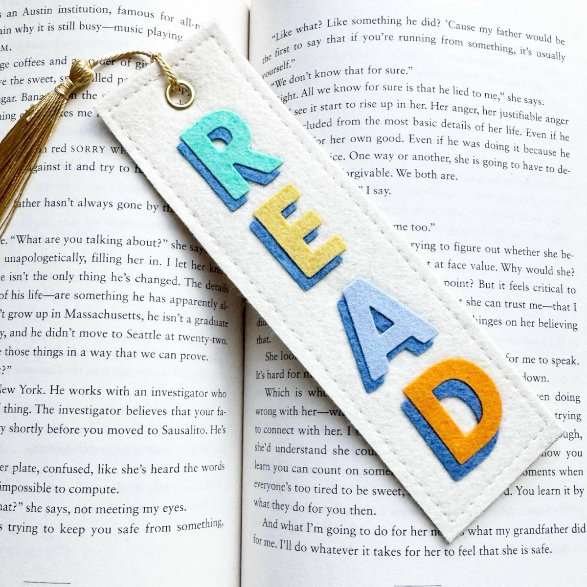 READ Bookmark Blue