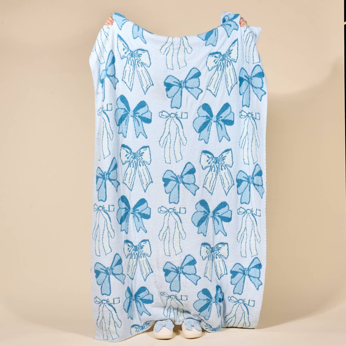 Cozy Dreams Luxe Blanket–Blushing Bows Blue